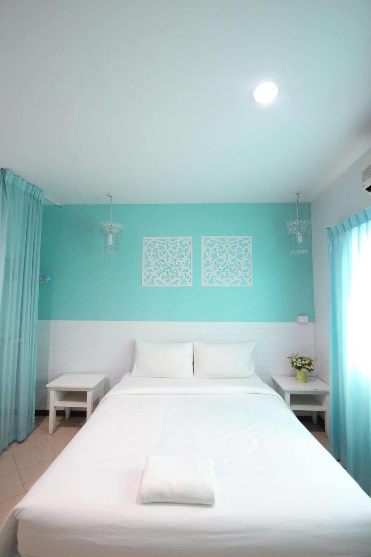 Preme Hostel Bangkok Exterior photo